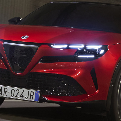 【アルファロメオ ジュニア 新型試乗】音でも魅了する官能派も、HV化でおりこうさんに？…岩貞るみこ 画像