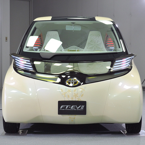 【東京モーターショー09】トヨタ FT-EV II は近距離移動用小型モビリティ 画像