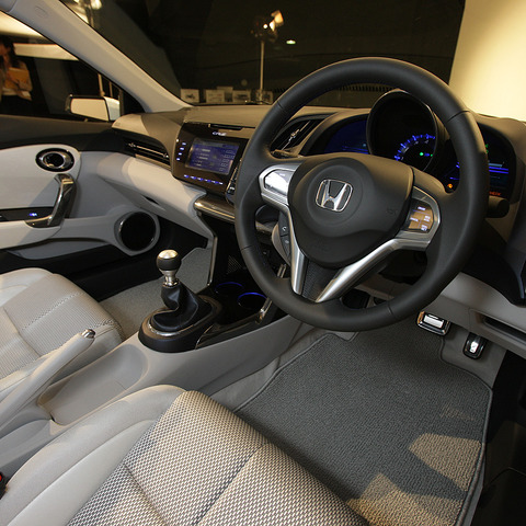 【東京モーターショー09】ホンダ CR-Z、コクピットにも注目して 画像
