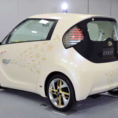 【東京モーターショー09】トヨタ FT-EV II…コンパクトボディの考え方 画像