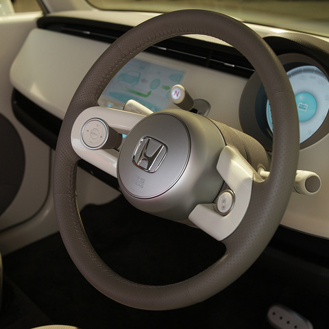【東京モーターショー09】ホンダ EV-N のまじめな遊び心 画像