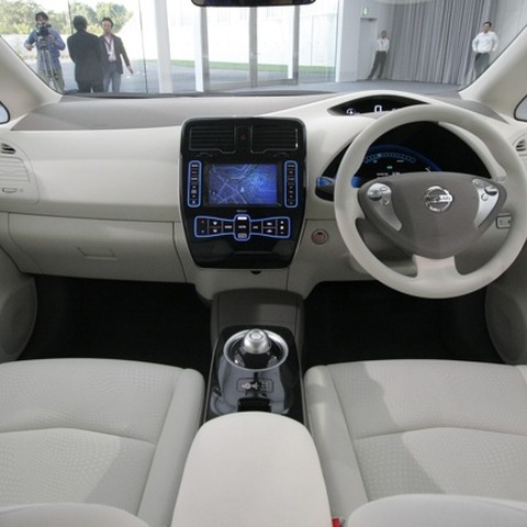【東京モーターショー09】日産 リーフ、EVならではのインテリア 画像