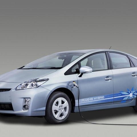 【日産 リーフ vs トヨタ PHV】行方を決めるのはあくまでも消費者…御堀直嗣 画像