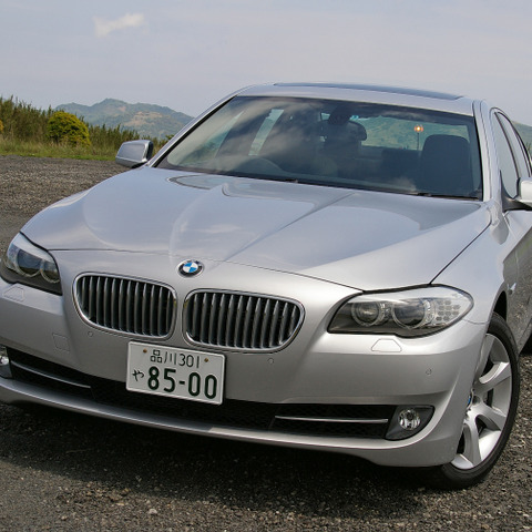 【BMW 5シリーズ 試乗】オススメ度は運転技術しだい…岡本幸一郎 画像