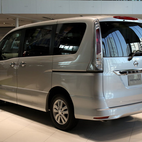 【日産 セレナ 新型発表】ガラスの卵を少し傾けて 画像