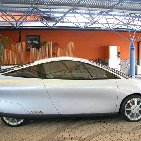 【東京ショー2003出品車】ダイハツ『UFE-II』---スモールに賭ける 画像