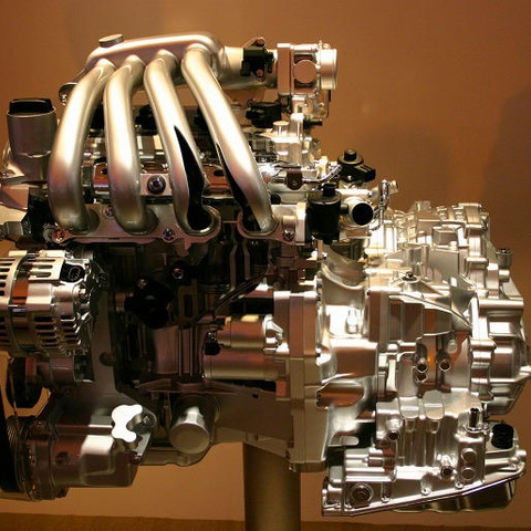 【東京ショー2003速報】日産が新開発直4エンジンで見せた哲学 画像
