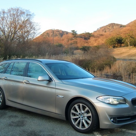 ［BMW 5シリーズツーリング］クーペふうでスタイリッシュなデザイン 画像