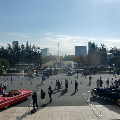 重要文化財とクラシックカー トヨタ博物館クラシックカーフェスタin神宮外苑 画像