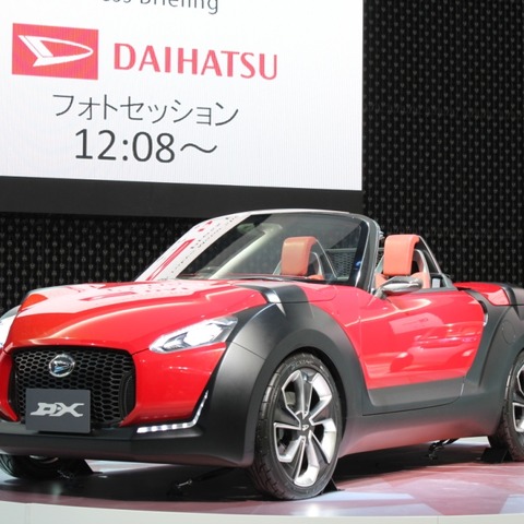 【東京モーターショー11】ダイハツ D-X…タフでアグレッシブなスポーツカー 画像