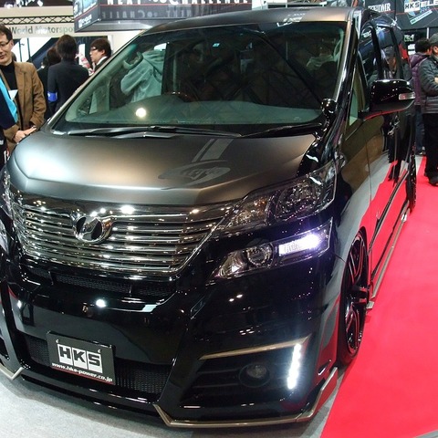 【東京オートサロン12】HKS ヴェルファイア、究極のローダウン 画像