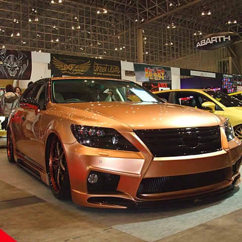 【東京オートサロン12】レクサス LS にルイ・ヴィトン仕様? 画像