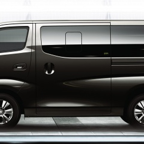 【日産 NV350キャラバン 新型】クリーンなサイドビュー、マスクは押し出し感 画像