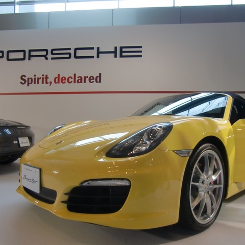 【ポルシェ ボクスター 新型】伝統受け継ぐウェッジシェイプのオープンスポーツ…エクステリア写真蔵 画像