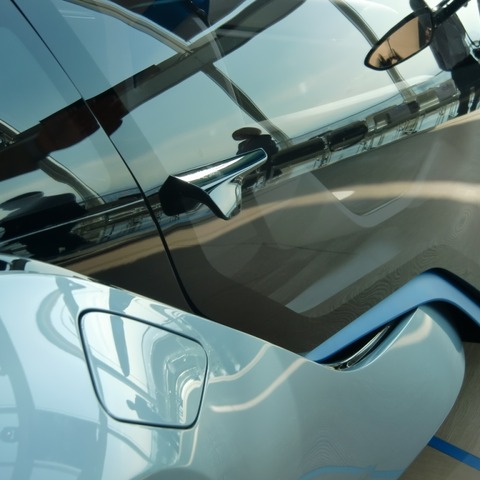 BMW i、サブブランドでもキドニーグリルを 画像