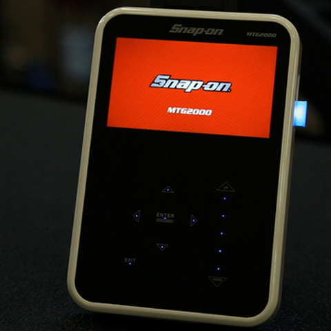 スナップオンからタブレット型のクールな車両故障診断機が登場 画像