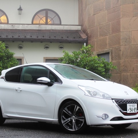 【プジョー 208 GTi 発売】GTiは赤、XYはパープルがイメージカラー 画像