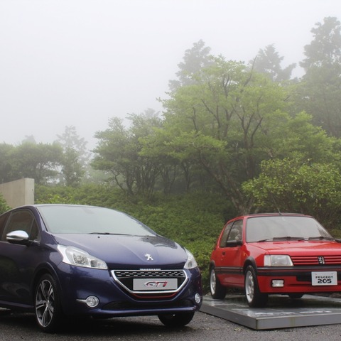 【プジョー 208 GTi 発売】205のDNAを引き継いだ証はCピラーのエンブレム 画像
