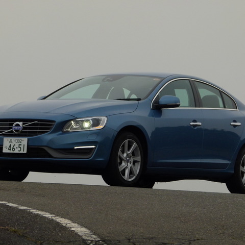 【ボルボ S60 T4 SE 試乗】外観はフォーマルに、走りはスムースに…島崎七生人 画像