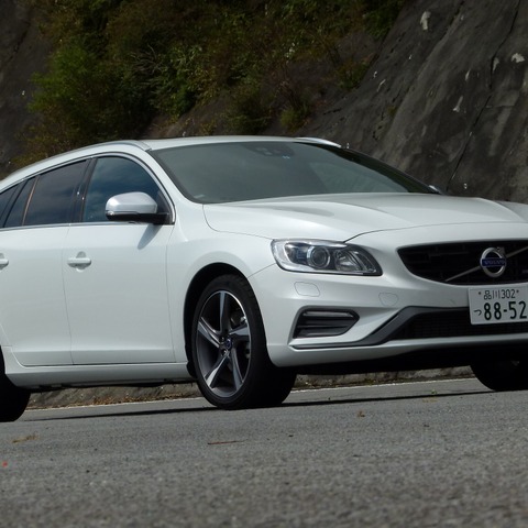 【ボルボ V60 R-DESIGN 試乗】テンポよい走りのハイパフォーマンスカー…島崎七生人 画像