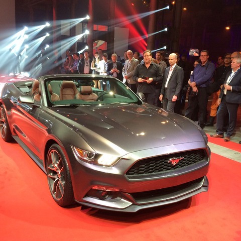 【フォード マスタング 新型発表】右ハンドル仕様やコンバーチブルも登場 画像