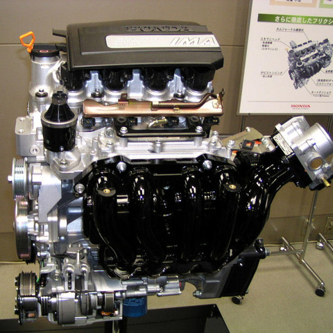 【進化したホンダIMA】ライバル、プリウス との対決は 画像