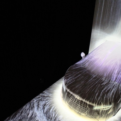 【teamLab exhibit at Audi Forum Tokyo】スポーツカーR8とチームラボ作品の共通点 画像