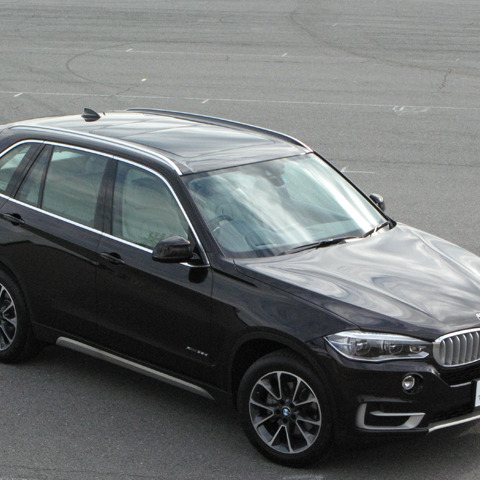 【BMW X5 xDrive35d 試乗】しっとりした乗り味はセダンを超える上質さ…諸星陽一 画像
