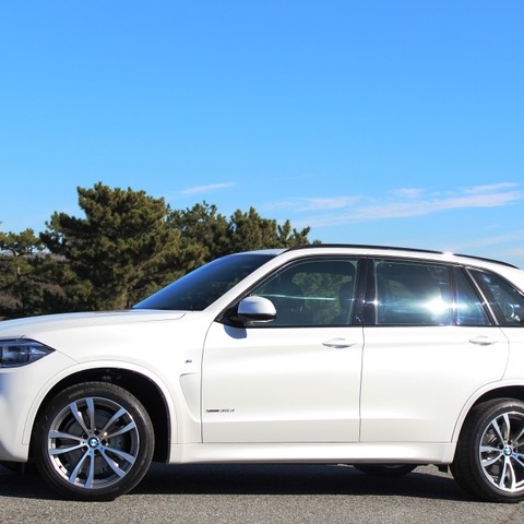 【BMW X5 新型 発売】スポーティさを先代よりも強調したエクステリアデザイン 画像
