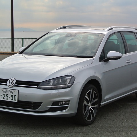 【VWゴルフ ヴァリアントTSIハイライン 試乗】“4”を上書きするプレーンな魅力…島崎七生人 画像
