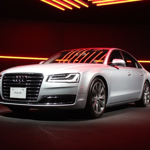 【アウディ A8 改良新型 発売】「世界最高のヘッドライト技術」謳うマトリクスLEDヘッドライトとは 画像