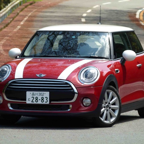 【MINI クーパー 試乗】上質感高めた内装と3気筒の溌剌とした走り…島崎七生人 画像