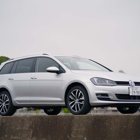 【VW ゴルフ ヴァリアント 試乗】 ワゴンの本質を問い直す高い機能性持つ1台…中村孝仁 画像