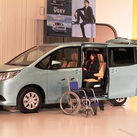 【トヨタ ノア&ヴォクシー ウェルキャブ 発売】細かな改善盛り込んだ福祉車両 画像