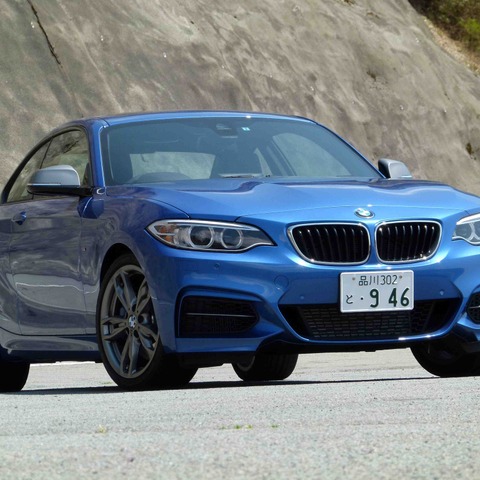 【BMW M235i MT 試乗】正統派スポーツカーの味わい…島崎七生人 画像