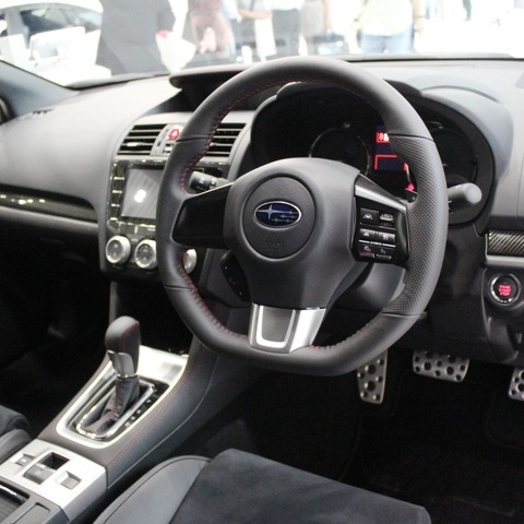 【スバル WRX S4/STI 新型発売】インテリアのスポーティ表現、ポイントは“触れる”…デザイン部中村氏 画像