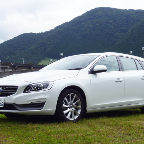 【ボルボ V60 試乗】T5 SE、北欧デザインにうっとりだけどエンジン音が耳につく…岩貞るみこ 画像