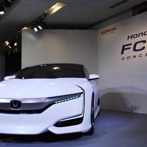 【ホンダ FCVコンセプト 発表】フロントの切れ込みが新しさ表現…ホンダらしさも織り込んだエクステリア 画像