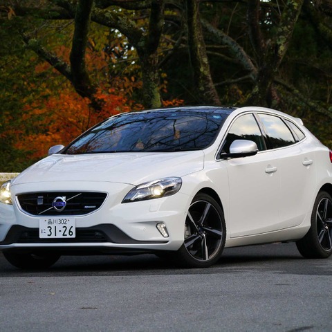 【ボルボ V40 T5 Rデザイン 試乗】V8並のトルク感、シャープで懐深いハンドリング…中村孝仁 画像