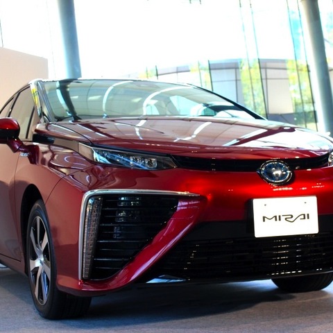 【トヨタ MIRAI 発表】「おでんのようなデザイン」を違和感なくかつ新鮮に 画像