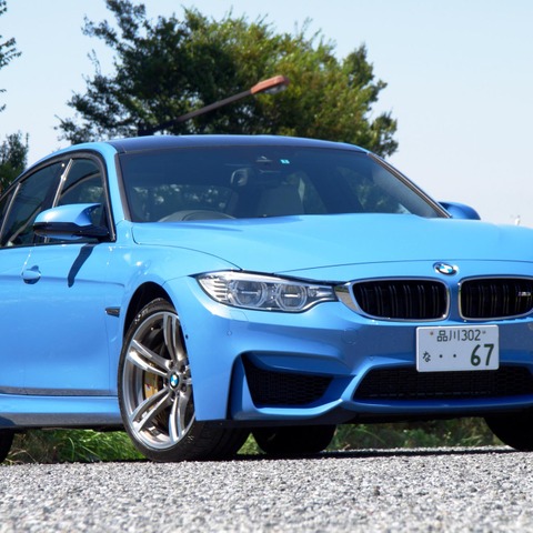 【BMW M3・M4 新型】M3セダンにもCFRPルーフ採用で「どちらもパフォーマンスの差はない」 画像