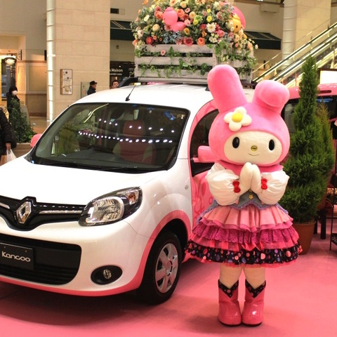ルノー カングー、マイメロディとコラボ…世界に1台の動く花屋 画像