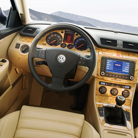 【VW パサート 新型日本発表】木目パネルの質感 画像