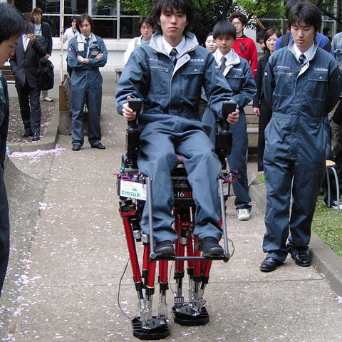 人間搭乗型二足歩行ロボット…屋外を歩行することの難しさ 画像