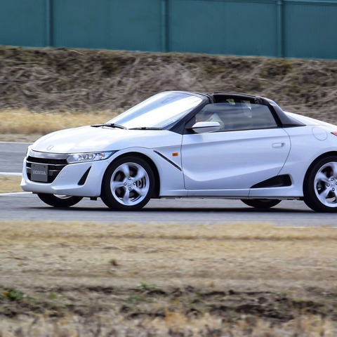 【ホンダ S660 プロトタイプ 試乗】エリーゼにもヒケをとらない堂々とした佇まい…島崎七生人 画像