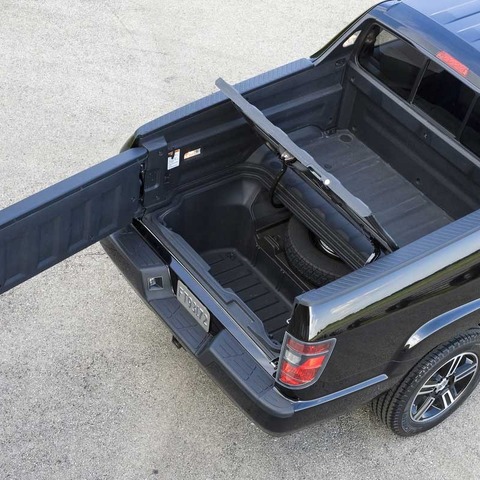 【ホンダ ステップワゴン 新型発表】「わくわくゲート」元祖は、北米モデルの リッジライン なのか? 画像