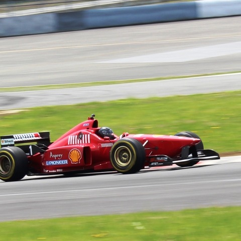 フェラーリの祭典、富士スピードウェイで開催…新旧マシンオーナーとファン集う 画像