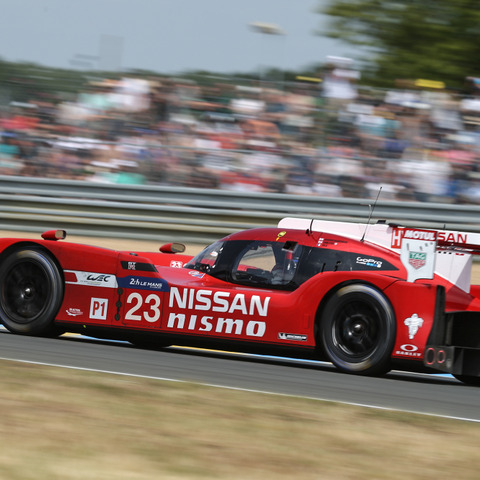 【ルマン24時間 2015】タイヤも特異なNISSAN GT-R LM NISMO、「なるべく細く、空気圧は低く」 画像