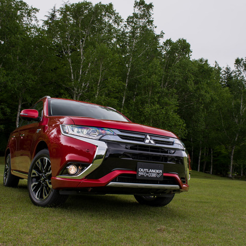 【三菱 アウトランダーPHEV 改良新型】「プラグインといえば三菱」の走り実現へ、軽快さを重視 画像