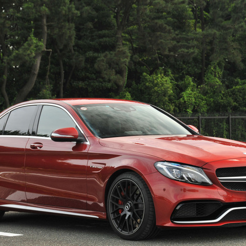 【メルセデス AMG C63S 試乗】エンジン始動の瞬間にわかる高性能さ…諸星陽一 画像